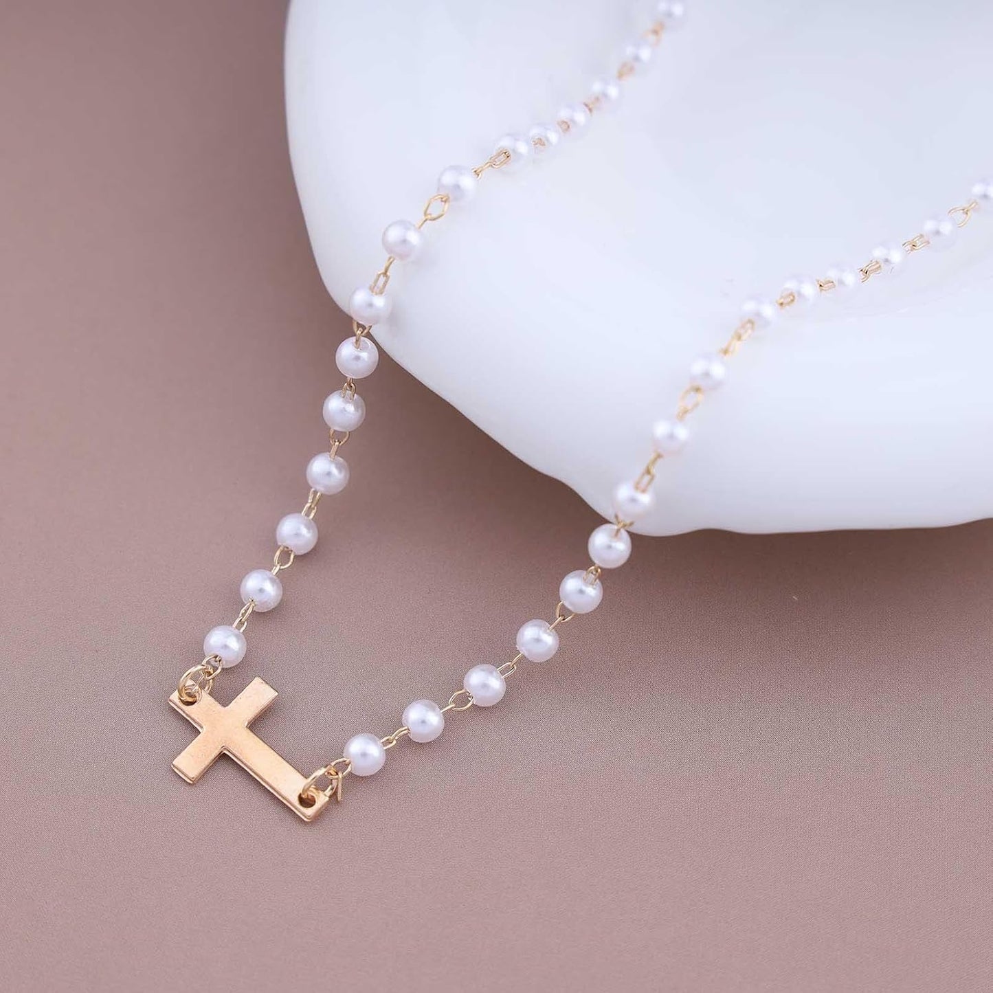 CZTICLE® Perlen-Choker-Halskette Gold-Perlen-Halskette Choker Vintage-Kreuz-Kruzifix-Halskette Minimalistische Perlen-Kreuz-Halskette Schmuck für Frauen